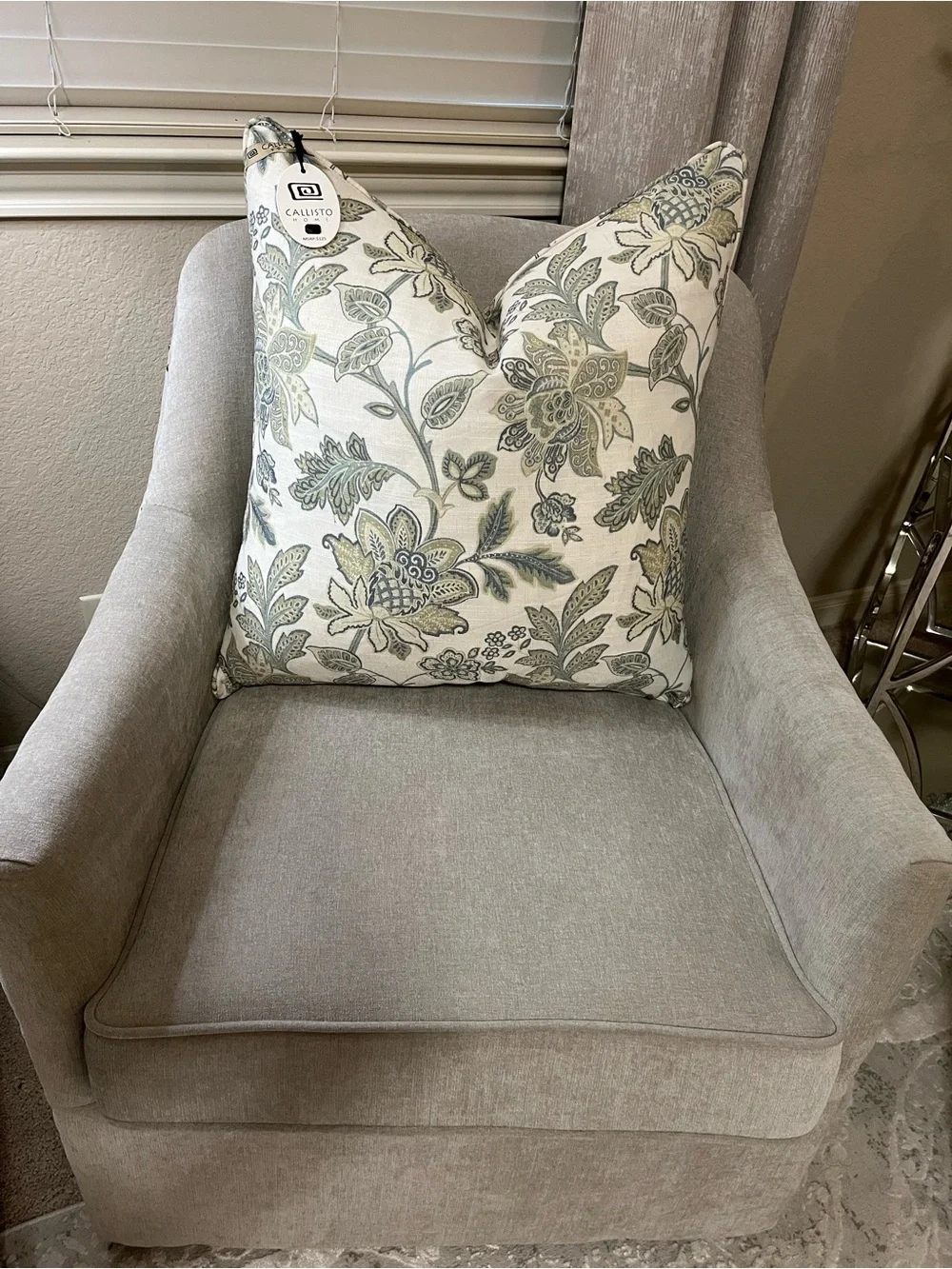 1-NWT CALLISTO HOME  GREEN JACOBEANS FLORAL DESIGN DECORATIVE PILLOW(T00871F11)